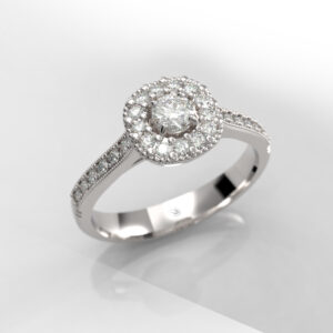 1933 - Halo